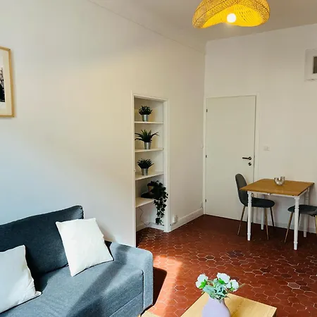 En Plein Coeur Du Vieil Antibes, Vue Sur Place Romantique Apartment Antibes